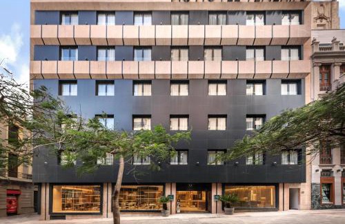 Santa Cruz de Tenerife Hotel | Experience AC Hotel by Marriott Tenerife: 4-Star Comfort & Pool