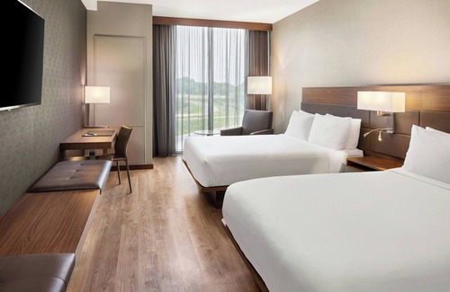 St. Louis Park Hotel | Guest Rated AC Hotel by Marriott Minneapolis West End