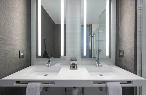 Medford Hotel | Inviting AC Hotel by Marriott Boston North with Pool & Spa