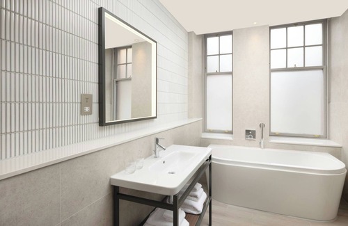 City Centre Glasgow Hotel | Top-Rated AC Hotel by Marriott Glasgow with Family-Friendly Perks