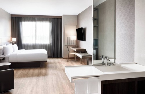 Doral Hotel | Comfortable AC Hotel by Marriott Miami Airport West/Doral