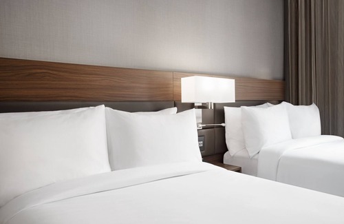 Financial District Hotel | Eco-Friendly AC Hotel by Marriott New York Downtown