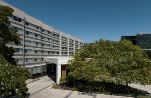 Pleasanton Hotel | Comfortable AC Hotel by Marriott Pleasanton - 4-Star Retreat