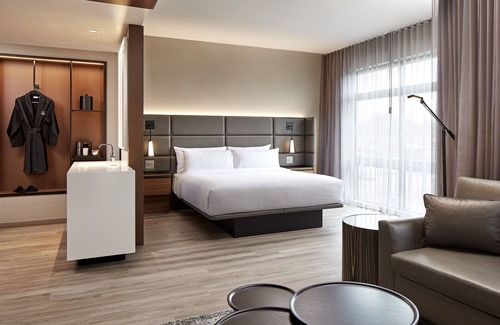 Sunnyvale Hotel | Stylish AC Hotel by Marriott Sunnyvale Cupertino Awaits