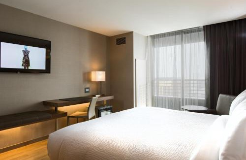 West Chester Hotel | Discover AC Hotel Cincinnati: Family-Friendly Comfort