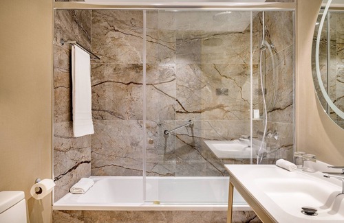 Santa Cruz de Tenerife Hotel | Explore AC Hotel Tenerife: 4-Star Ocean View Retreat