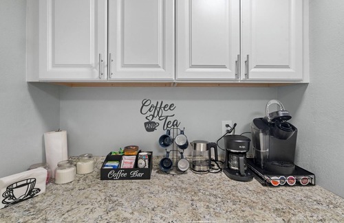 Northwest Olympia Apartment | Modern 2-Bedroom Retreat Walking Distance to Downtown