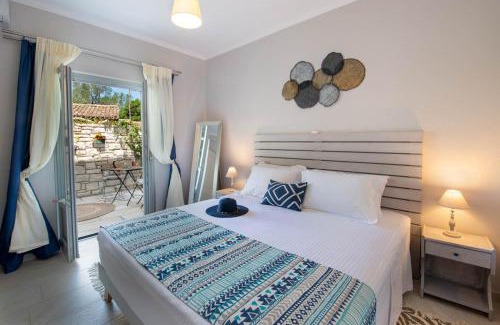Paxos House | Top-Rated Acacia APT by Aglaia V: Ideal for Families
