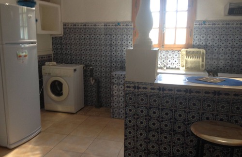 Midoun House | Cozy Acacia Bungalow with Pool and Kitchen Amenities