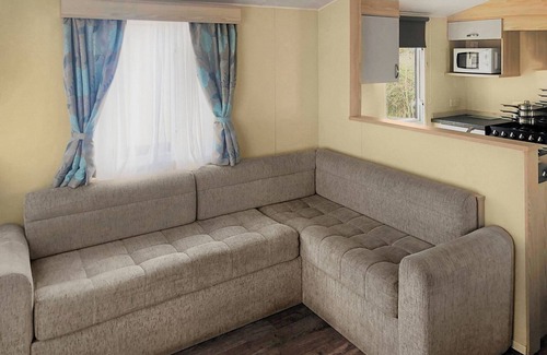 Mablethorpe and Sutton House | Cozy Caravan with Ocean View and Breakfast Included