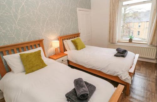 Wolsingham House | Top-Rated Acacia House: Pet-Friendly with Breakfast Included