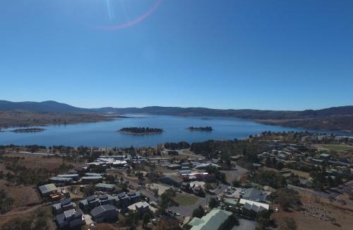 Jindabyne Hotel | Family-Friendly Acacia Snowy Motel with On-Site Dining
