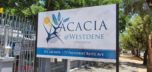 Westdene Bed & Breakfast | Pet-Friendly Acacia Westdene B&B with Pool & Breakfast