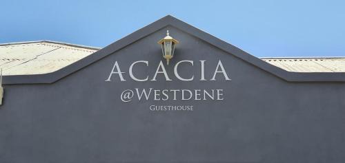 Westdene Bed & Breakfast | Pet-Friendly Acacia Westdene B&B with Pool & Breakfast