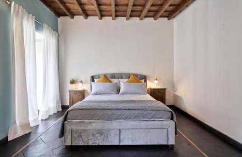 Roman Quarter Apartment | Discover ACADAMIS - GARIBALDI 9 BIS: Rated 9.2/10
