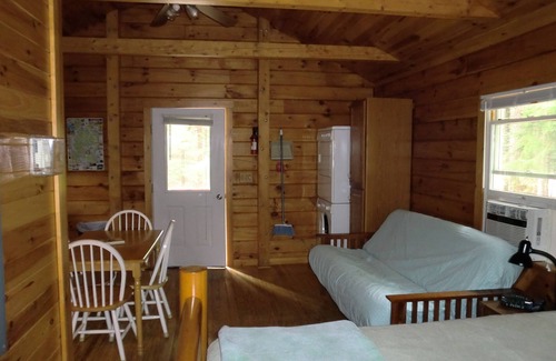 Southwest Harbor Cabin | Ocean View Acadia Explorer Cabin with Breakfast & Kitchen