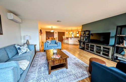Trenton Apartment | Elegant Acadia Penthouse Suite - Guest Rated 10/10