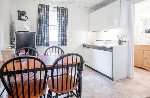 Salsbury Cove Hotel | Cozy Acadia Pines Motel: Family-Friendly with Breakfast