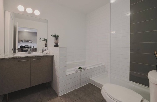Ahuntsic-Cartierville Apartment | Pet-Friendly Acadie District 1-Bedroom Condo with Kitchen