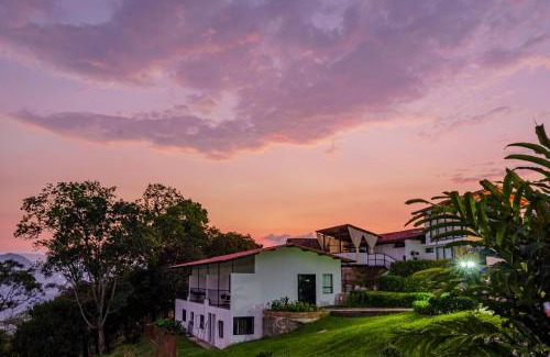 Sasaima Hotel | Relax at Acaima Café Lodge with Oceanfront Spa Amenities