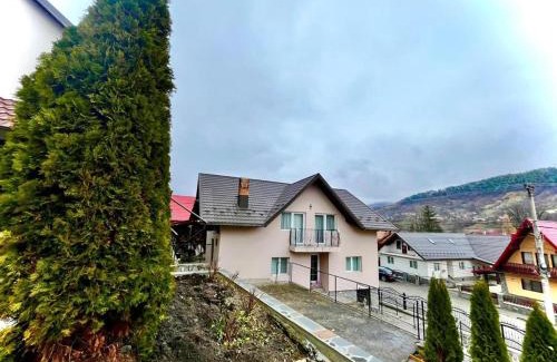 Valea Doftanei House | Discover Acasă la Doftana: Guest Rated 9.8 with Ocean Views