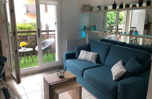 Saint-Marc-sur-Mer Apartment | Beachfront Retreat at T2 sur la PLAGE, Saint Marc sur Mer