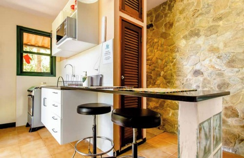 Mangaratiba Apartment | Beachfront Access - Family and Pet Friendly Suite Île