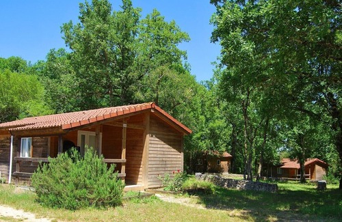 Gramat Cabin | Cozy Cottage with Terrace: Sauna Access & Pool Await!