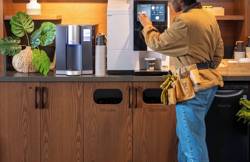 Saanich Hotel | Discover Accent Inns Victoria: Rated 8.8 with Great Amenities