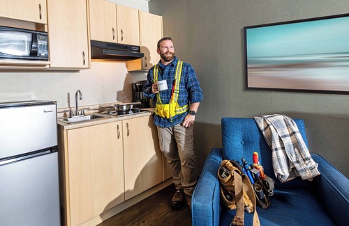 Saanich Hotel | Discover Accent Inns Victoria: Rated 8.8 with Great Amenities