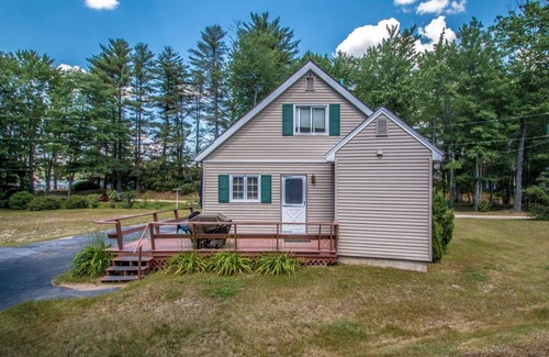Brownfield House | Access to Pequawket Pond with a large yard