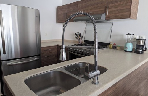 Monterrey Municipality Apartment | Relaxing Retreat with Rooftop Pool and Gym Access