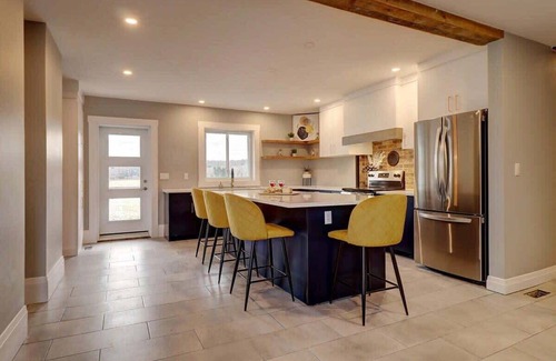 Cookshire-Eaton Ski Chalet | Riverside Retreat with Spa & Pool - Domaine du Bassin 12