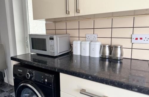 Liverpool Apartment | Welcoming Crompton Haven: Family Home in Liverpool