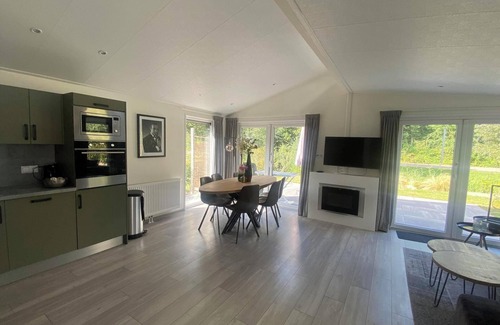 Biddinghuizen House | Cozy Accessible Chalet with 3 Bedrooms and Pet-Friendly Amenities