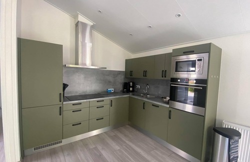 Biddinghuizen House | Cozy Accessible Chalet with 3 Bedrooms and Pet-Friendly Amenities