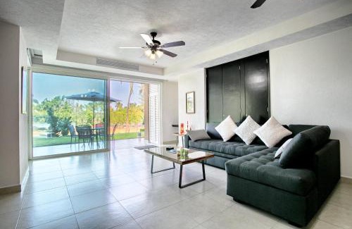 South Hotel Zone House | Accessible Condo Great For Families, Steps from Pools, Beach, Hot Tub