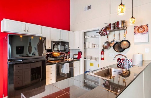 Barton Hills House | Perfect Duplex Steps from Park with Spa & Lake Views