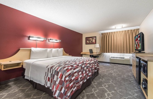 SeaTac Hotel | Convenient Lodging with Kitchen Near the Airport
