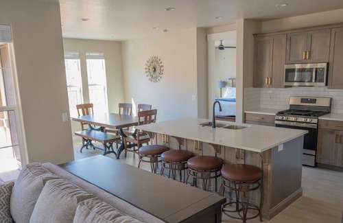 Washington House | Accessible master, gorgeous views, starry skies, and very family friendly