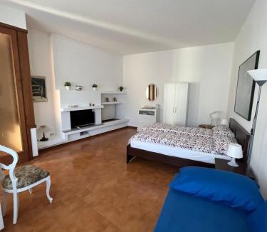 Parabiago House | Cozy Room with Private Bathroom - Pet Friendly Stay