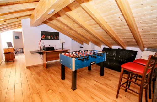 Cassano Magnago Apartment | Cozy Loft Near Milan-Malpensa with Family & Pet Amenities