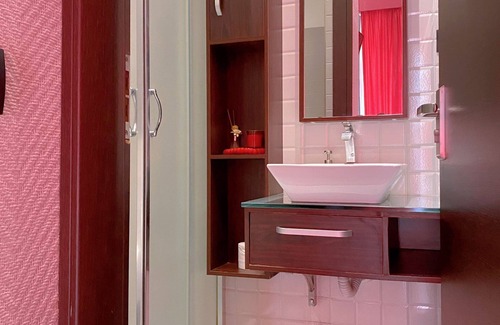 Naples City Centre House | Cozy Hotel Near the Station with Spa and Pet-Friendly Options
