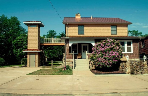 Confluence Other | Accommodation ∙ 1 bedroom ∙ 2 guests