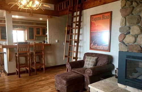 Newport Other | Accommodation ∙ 4 bedrooms ∙ 8 guests