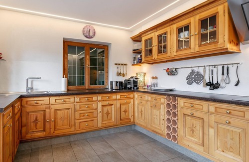 Gundhabing Apartment | Ideal Accommodation for Small Groups Near Ski Bus Services