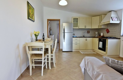 Valica Apartment | Relaxing Getaway in Barboj-Umag with Oceanfront Views