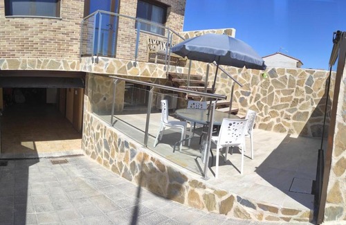 Navalcarnero House | Accommodation in Navalcarnero Cueva del Cid