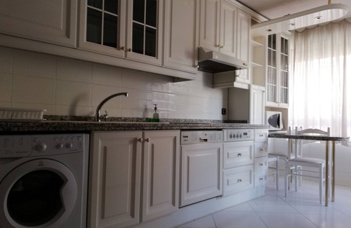 Leon House | Top-Rated Accommodation: Leon Arena with Great Amenities