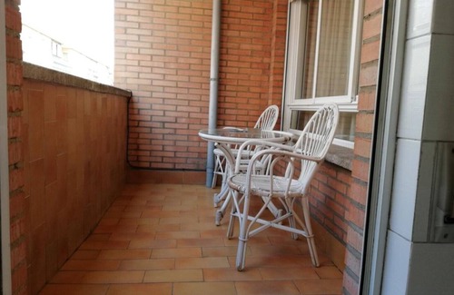 Leon House | Top-Rated Accommodation: Leon Arena with Great Amenities